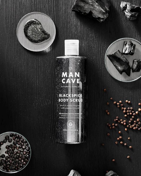 MANCAVE telový peeling 500ml pozadie